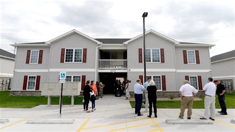 Apartment complex for former homeless persons opening in Springfield