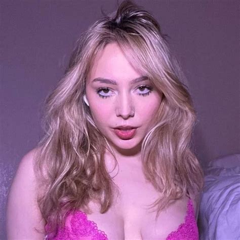 Who Is Elena Sainte? Age, Wiki, Biography, Source Of Income, Boyfriend, Net Worth, Family ...