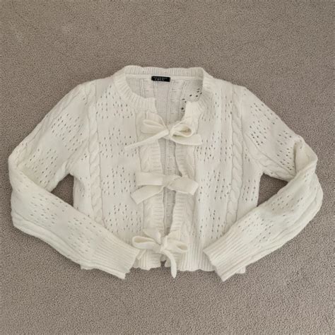 super cute cardigan sweater ties up in the front... - Depop