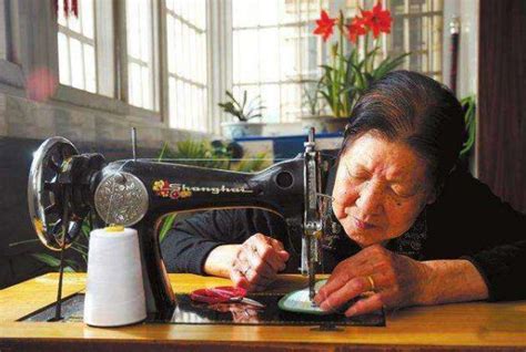 给中国女工寄台缝纫机，她能还你一条拯救世界的生产线 - 新智派