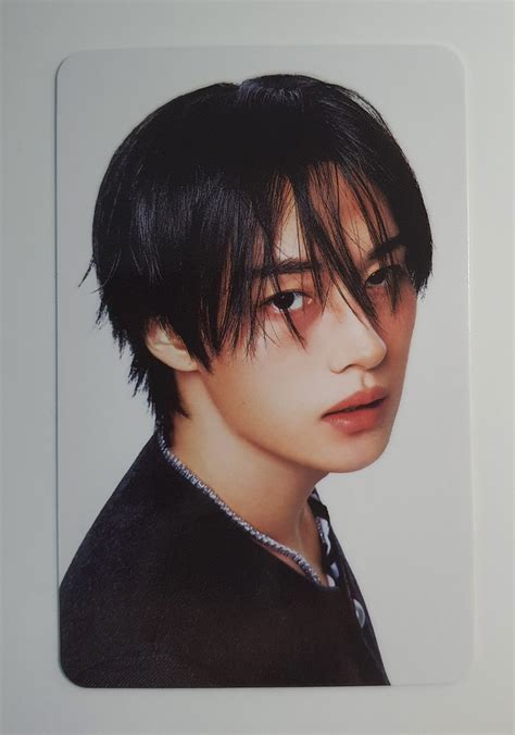 STRAY KIDS - KARMA Official Photocard SKZOO Ver. (LEE KNOW) – KYYO