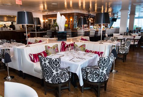 Las Vegas Bistro + Bar | Summerlin Patio Dining | Vintner Grill