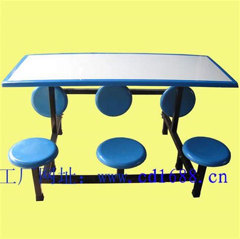 餐桌椅要根据使用人群和使用场所进行选购 - 方圳玻璃钢