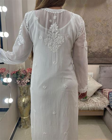 White Viscose Georgette Chikankari Kurti With Pant – Surtisilk