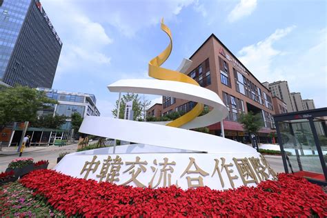 2021年青岛外事学校综合高中方向_技校