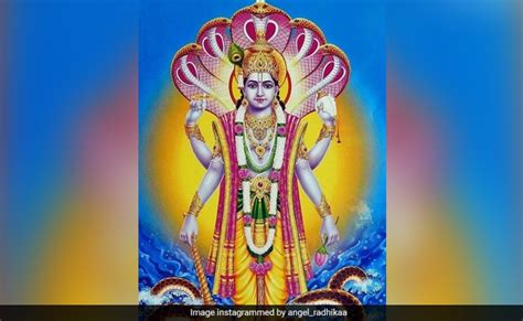 Lord Vishnu Puja: सृष्टि के पालहार भगवान विष्णु की पूजा के बाद पढ़ें ये ...