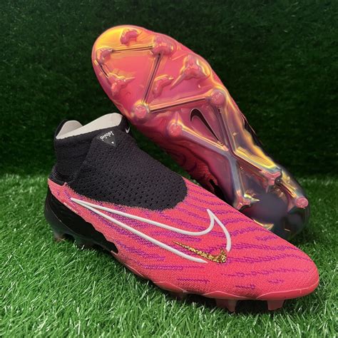 Nike pink soccer cleats online