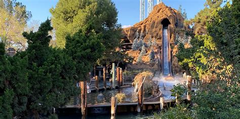 Knotts Berry Farm Timber Mountain Log Ride