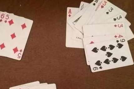 如何揭穿赌局上使用魔术扑克的赌徒？ - 知乎