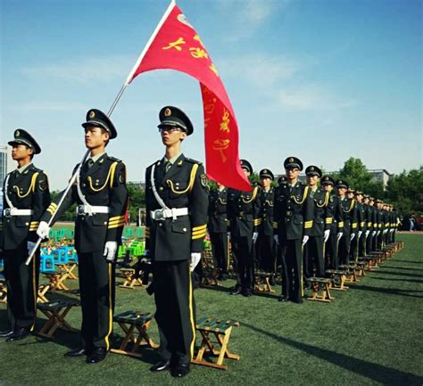 我院国旗护卫队成员进幼儿园开展国防教育宣传-长江大学文理学院