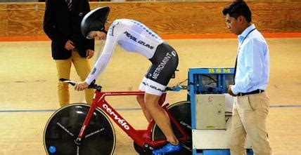 Molly Shaffer Van Houweling bate el récord de la hora