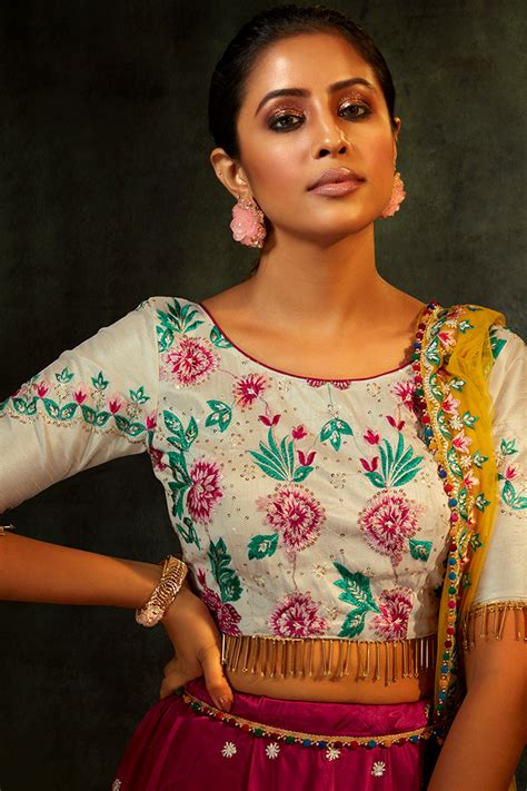 Buy Magenta Pink Lehenga Choli 62930 Online | Karagiri