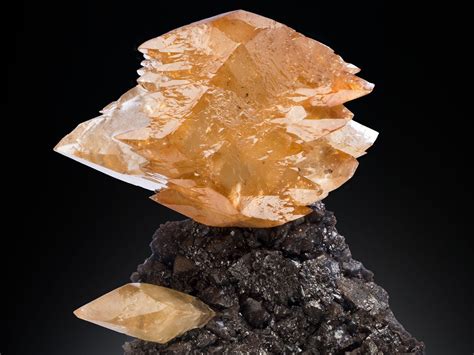 Calcite on Sphalerite - Elmwood Mine, Carthage, Smith County, Tennessee, USA - Minerals - Green ...