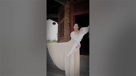 Song to Wang Zhaojun in the Western Han dynasty 明妃曲：汉宫衣女拨春风手 - YouTube