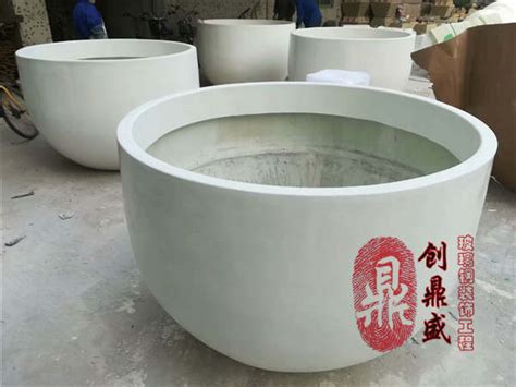 玻璃钢室外花盆美化熙璟城小区环境-方圳雕塑厂