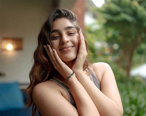 Yukti Thareja : గోవాలో ఎంజాయ్ చేస్తున్న హీరోయిన్ యుక్తి తరేజా.. ఫోటోలు ...