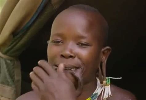 Ethiopian Woman Sports World's Largest Lip Disc [VIDEO] - IBTimes India