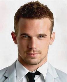 Mens Hairstyles For Oval Faces by 10 Haircuts For Oval Faces The Best Mens Hairstyles Mens Hairstyles For Oval Faces