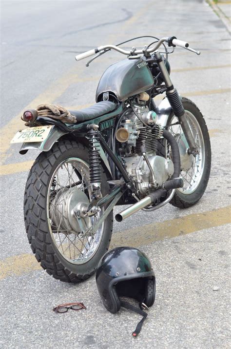 vintage motorcycle enthusiasts