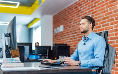 Man at Computer Desk 的图像结果