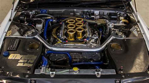 Top_Secret_Nissan_Skyline_R32_GT-R_Engine_Bay - ResCars