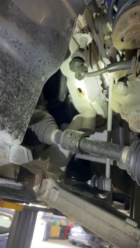 Customer states brake pedal goes to the floor : r/Justrolledintotheshop