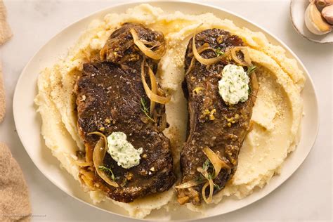 Steaks in a Slow Cooker - No Spoon Necessary