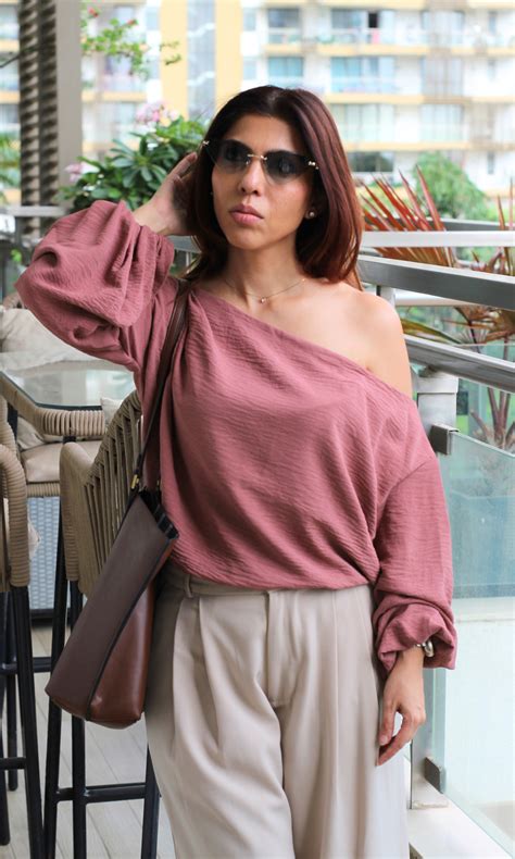 Burnt Umber Balloon Sleeved One Shoulder Top – FAIL.