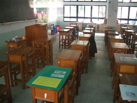 台湾の学校の教室 | 梅と桜 ―日本台湾年軽人的事情―