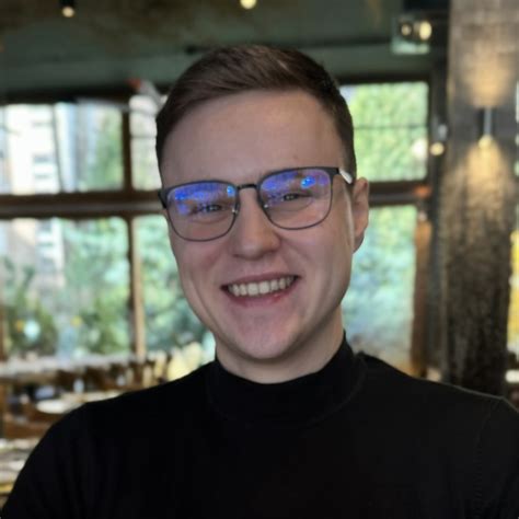 Generating faces with specific attributes - Alex O. P.