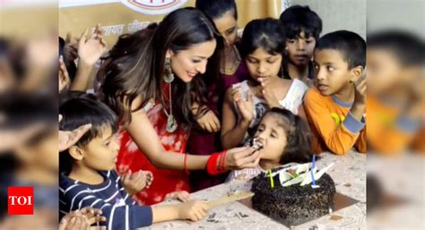 BB Marathi 2 fame Heena Panchal celebrates her birthday with orphan ...