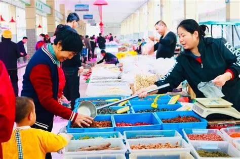 【菜市场的芸芸众生摄影图片】本地蔬菜批发市场纪实摄影_江上渔夫集_太平洋电脑网摄影部落