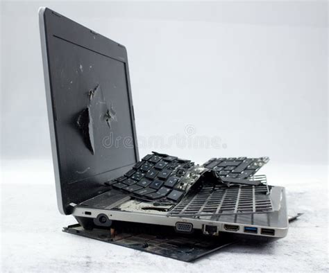 Broken Computer 的图像结果