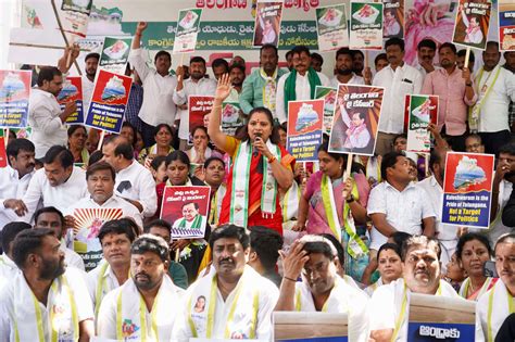 ‘What wrong did KCR do?’ Kavitha slams Congress for ‘targeting’ KCR via ...