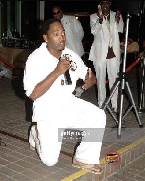 Desi Arnez Hines II's feet