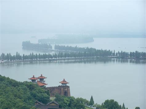 武汉的综合实力是湖北第一，那么襄阳和宜昌，谁能排第二呢？_城市