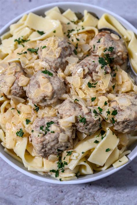 Easy Swedish Meatballs with Egg Noodles (35 minutes) • Zona Cooks