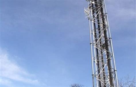 Une soixantaine d'antennes relais dispersées en ville - Laval.maville.com