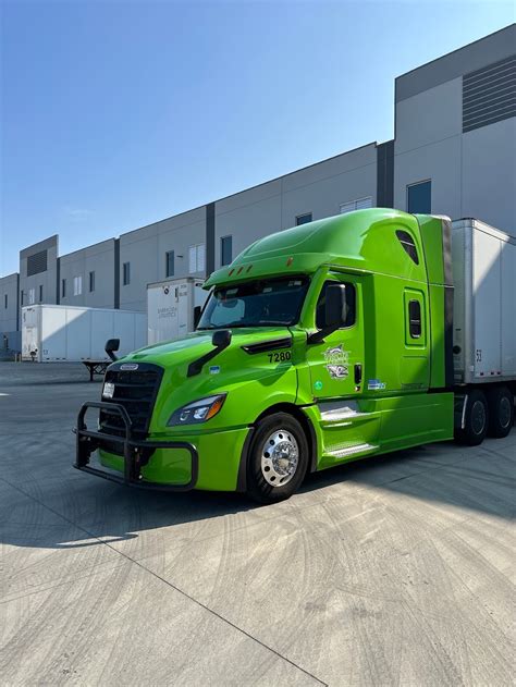 thredUP Distribution Center - 3800 N Interstate 35 E Rd, Lancaster, TX ...