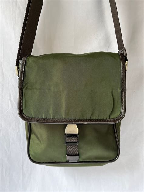 PRADA “DK.Brown×Khaki”Shoulder Bag | CARBOOTS