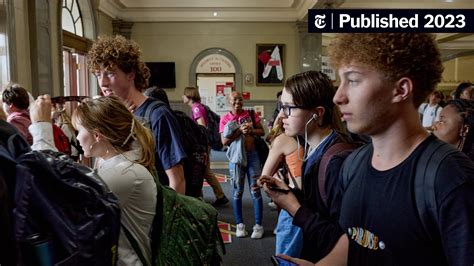 Book Review: ‘The Emotional Lives of Teenagers,’ by Lisa Damour, and ...