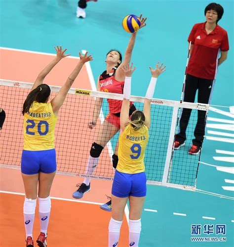 世界女排联赛总决赛三四名决赛：中国对阵巴西