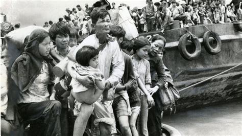 越南统一后百万华侨遭洗劫后驱逐 无数难民浮尸南海_历史频道_凤凰网