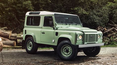 ambitious and combative: LAND ROVER DEFENDER