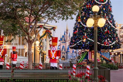 Disney World Holiday Decorations Start November 2 - Disney by Mark