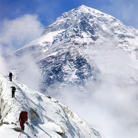 There’s a Report of Stolen Climbing Gear on Mount Everest