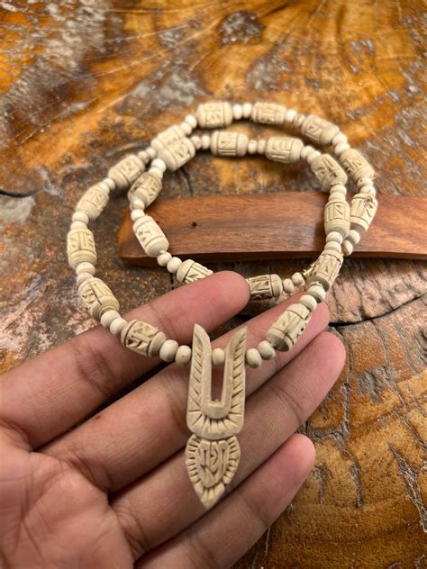 Radha Tilak Shape Tulsi Locket Kanthi Radha Name Beads & Round Beads ...