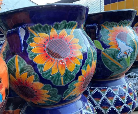 Maceta De Talavera - Etsy | Painted plant pots, Flower pots, Painted ...