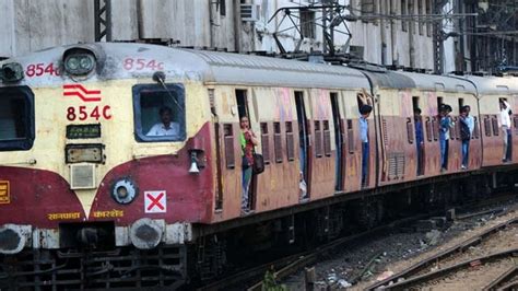 Indian Local Train 的图像结果