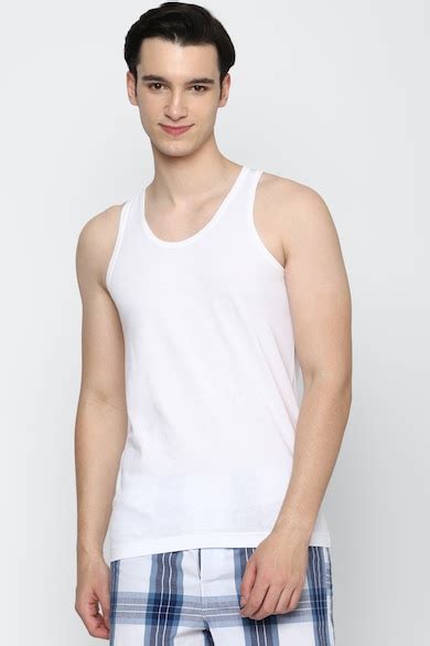 Buy Men White Solid Vest Online - 865625 | Peter England